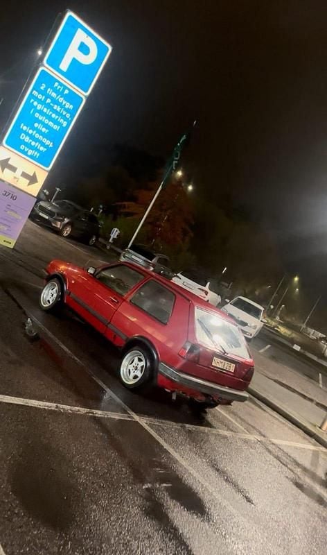 Begagnad VW Golf II 90 HK (66 kW) 1988 Halvkombi