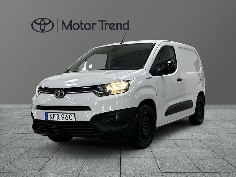 Vit Begagnad 2022 Toyota Proace City City Van | 269 900 kr - Bild 1/4
