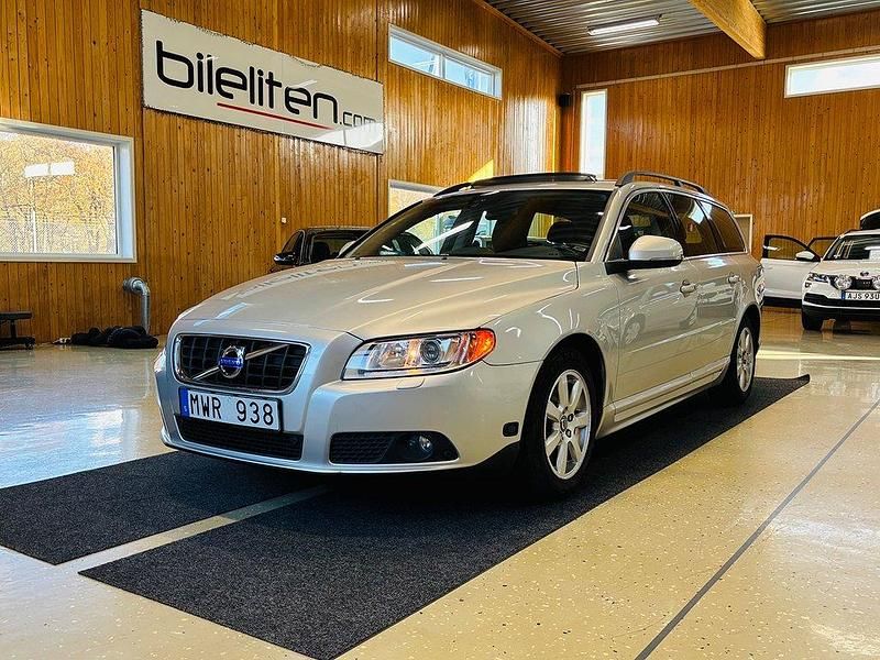 Grå Begagnad 2012 Volvo V70 Momentum Kombi | 113 900 kr (Lite dyr) - Bild 1/3