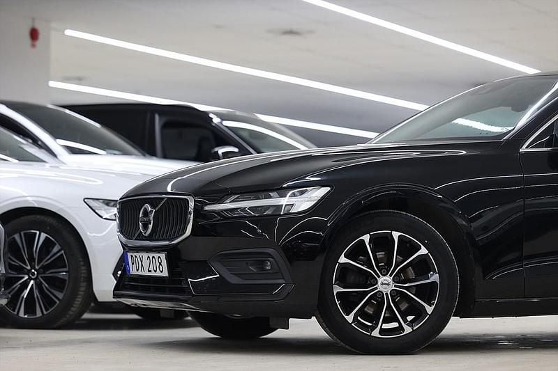 Begagnad Volvo V60 Momentum 150 HK (110 kW) 2018 Svart Kombi