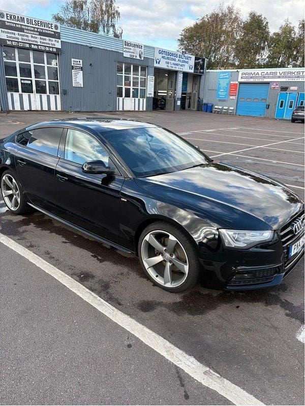 Svart Begagnad 2016 Audi A5 Sportback Comfort Halvkombi | 190 000 kr (Marknadspris) - Bild 1/4