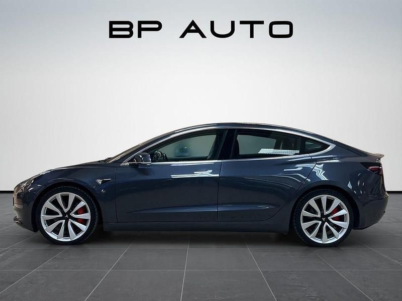 Begagnad Tesla Model 3 Performance 377 kW (513 HK) 2019 Grå Sedan
