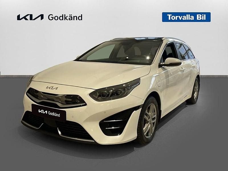 Vit Begagnad 2023 Kia Ceed Sportswagon Advance Kombi | 299 900 kr (Dyr) - Bild 1/4