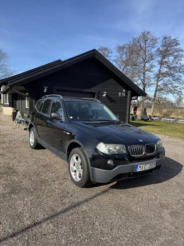 Svart Begagnad 2007 BMW X3 Comfort Edition SUV | 55 000 kr (Marknadspris) - Bild 1/4