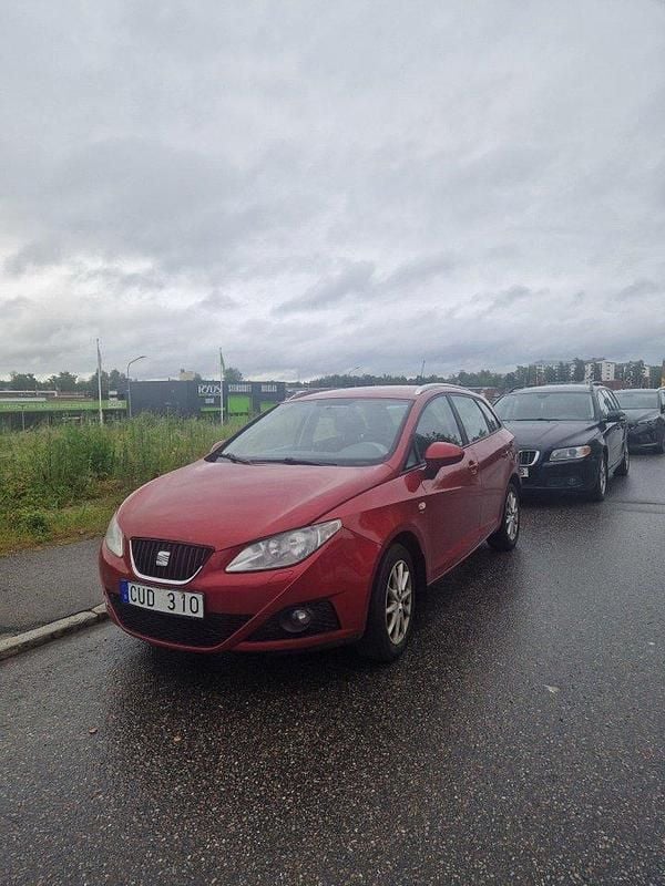 Röd Begagnad 2011 Seat Ibiza ST Style Kombi | 38 900 kr (Marknadspris) - Bild 1/4
