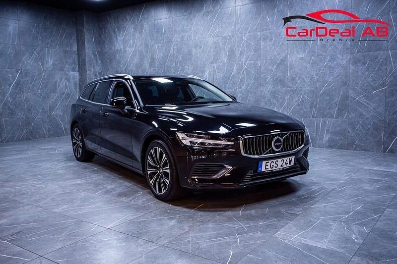 Svart Begagnad 2023 Volvo V60 Core Kombi | 289 800 kr (Lite dyr) - Bild 1/4
