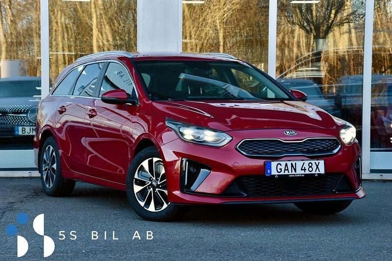 Röd Begagnad 2021 Kia Ceed Sportswagon Kombi | 187 900 kr (Superpris) - Bild 1/4
