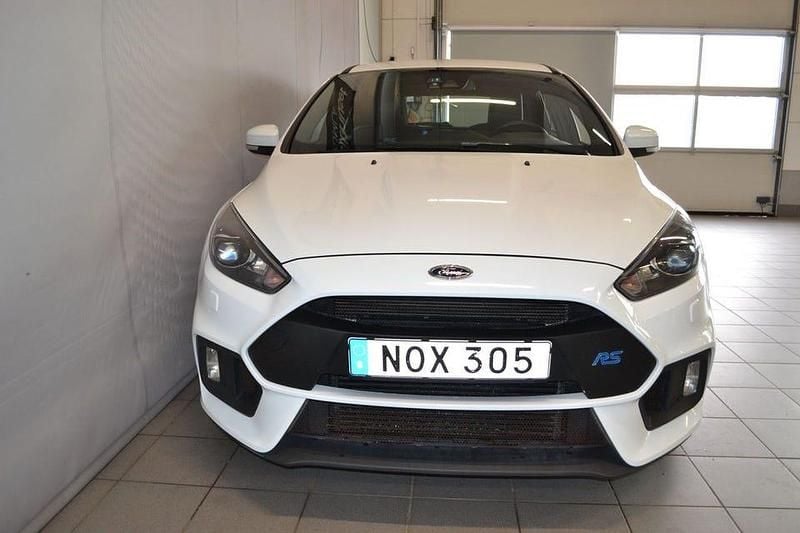 Begagnad Ford Focus RS 350 HK (257 kW) 2016 Vit Halvkombi