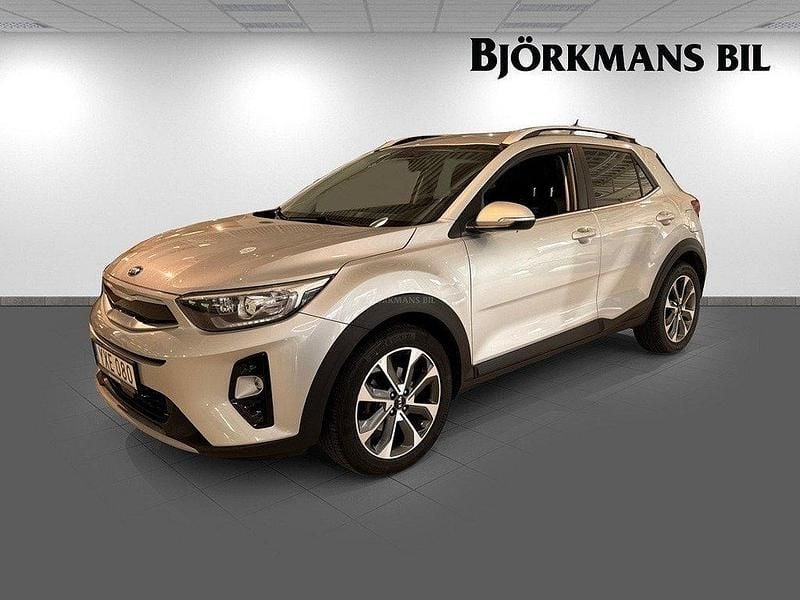 Grå (/4ss/ silky silver) Begagnad 2018 Kia Stonic Advance SUV | 149 900 kr (Marknadspris) - Bild 1/4