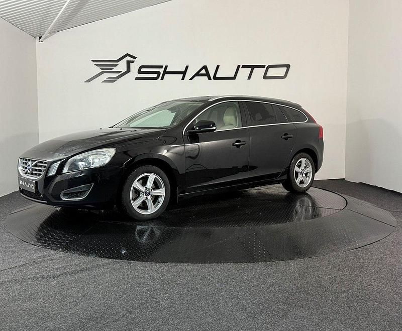 Begagnad 2011 Volvo V60 Summum Kombi | 99 900 kr (Marknadspris) - Bild 1/4