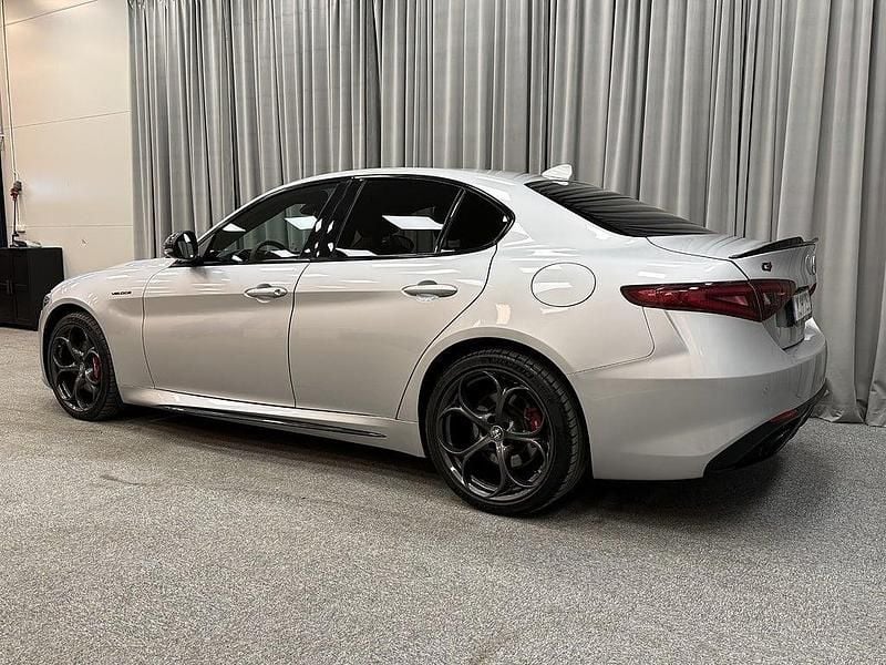 Begagnad Alfa Romeo Giulia Veloce 280 HK (205 kW) 2018 Silverstone gray metalic Sedan