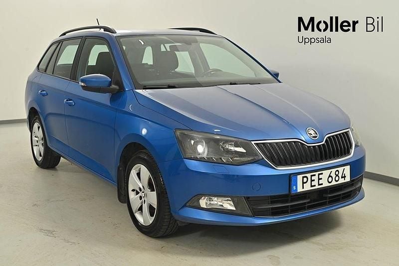 Blå (raceblå metallic) Begagnad 2017 Skoda Fabia Kombi | 84 900 kr (Bra pris) - Bild 1/4