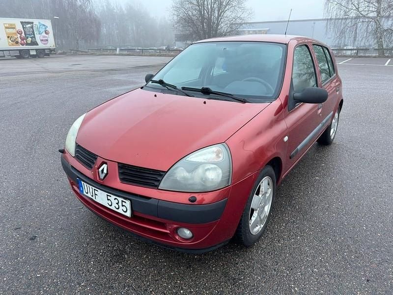 Begagnad 2004 Renault Clio II Halvkombi | 15 000 kr (Bra pris) - Bild 1/4