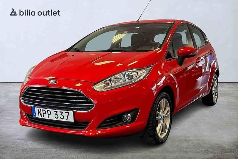 Röd Begagnad 2016 Ford Fiesta Titanium Halvkombi | 124 900 kr (Marknadspris) - Bild 1/1