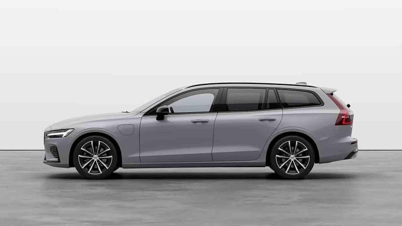 Grå Ny 2024 Volvo V60 Plus Kombi | 564 900 kr (Dyr) - Bild 1/1
