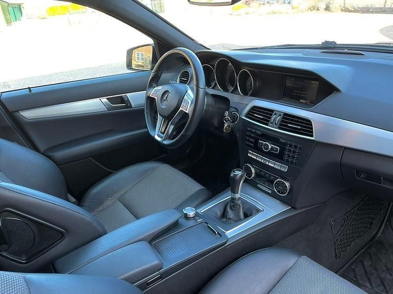 Begagnad Mercedes C180 Sport 156 HK (114 kW) 2012 Mörkgrå metallic
