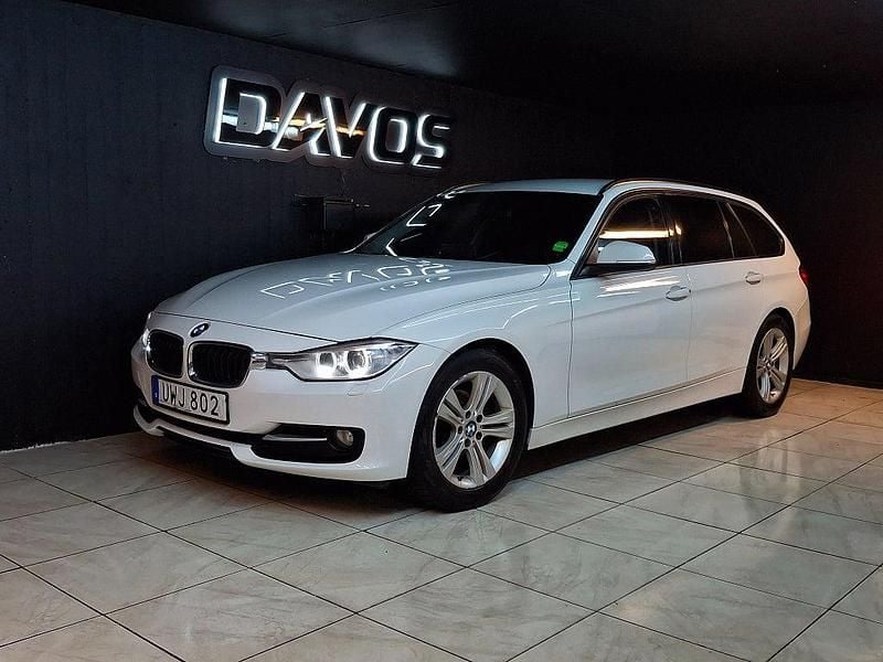 Vit Begagnad 2014 BMW 320 Sport Line Kombi | 105 900 kr (Marknadspris) - Bild 1/4