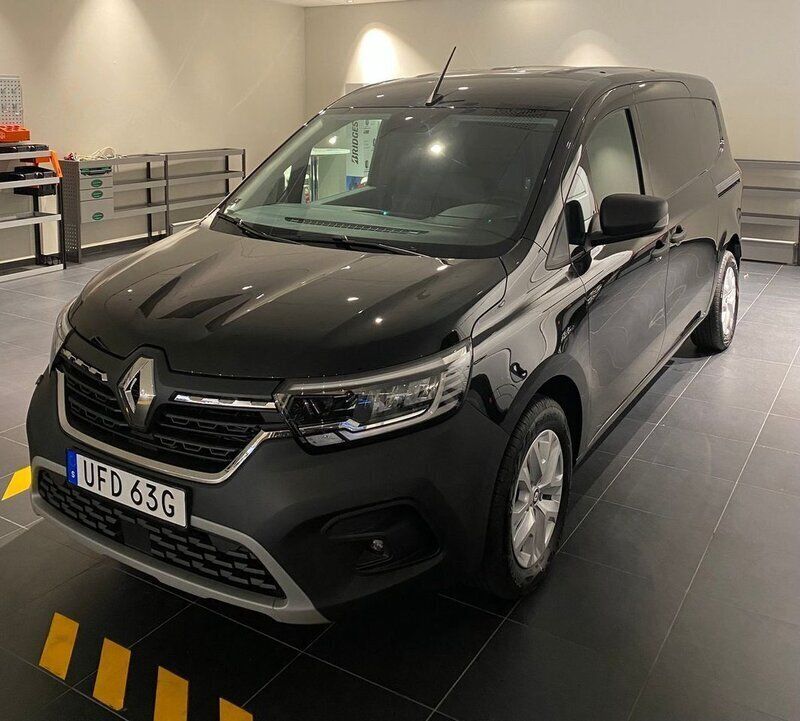 Svart Ny 2024 Renault Kangoo Minibuss | 335 000 kr (Lite dyr) - Bild 1/4