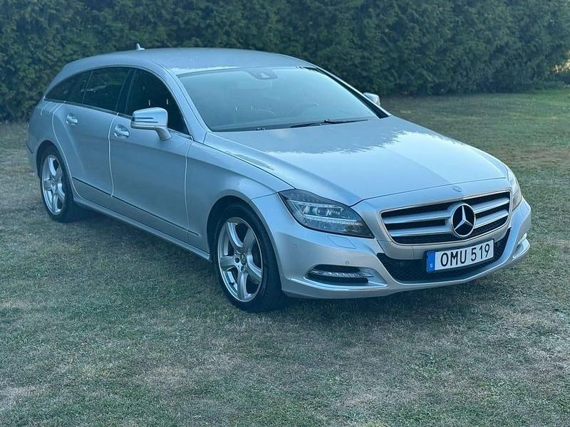 Begagnad Mercedes CLS250 Shooting Brake 204 HK (150 kW) 2012 Silver Kombi