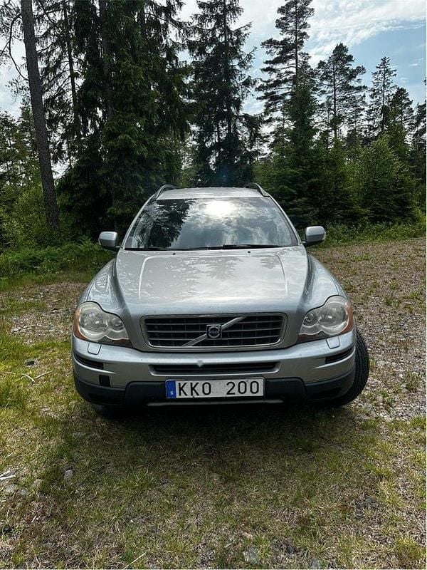 Silver Begagnad 2007 Volvo XC90 Momentum SUV | 60 000 kr (Bra pris) - Bild 1/4