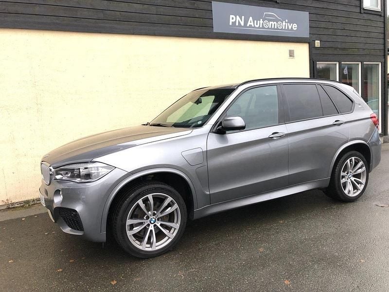 Grå Begagnad 2018 BMW X5 iPerformance SUV | 345 000 kr (Marknadspris) - Bild 1/4