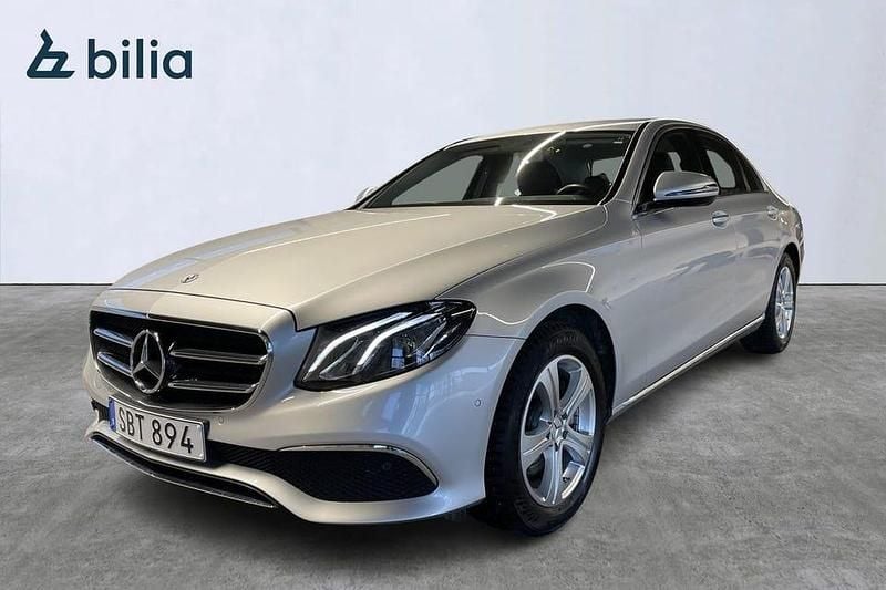 Silver Begagnad 2018 Mercedes E200 Avantgarde Sedan | 349 500 kr (Marknadspris) - Bild 1/4