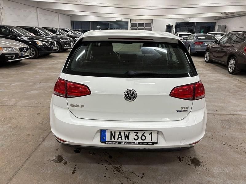 Begagnad VW Golf VII 110 HK (80 kW) 2015 Vit Halvkombi