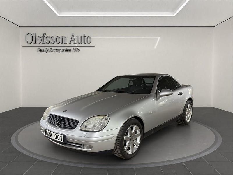 Ljusgrå Begagnad 1998 Mercedes SLK200 Cab | 99 000 kr - Bild 1/4
