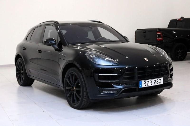 Svart Begagnad 2015 Porsche Macan Turbo SUV | 379 900 kr (Bra pris) - Bild 1/4