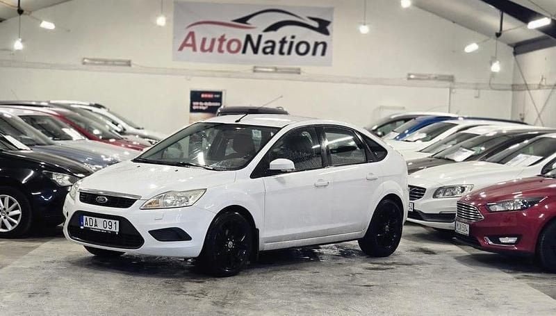 Vit Begagnad 2008 Ford Focus Trend Halvkombi | 29 900 kr (Marknadspris) - Bild 1/4