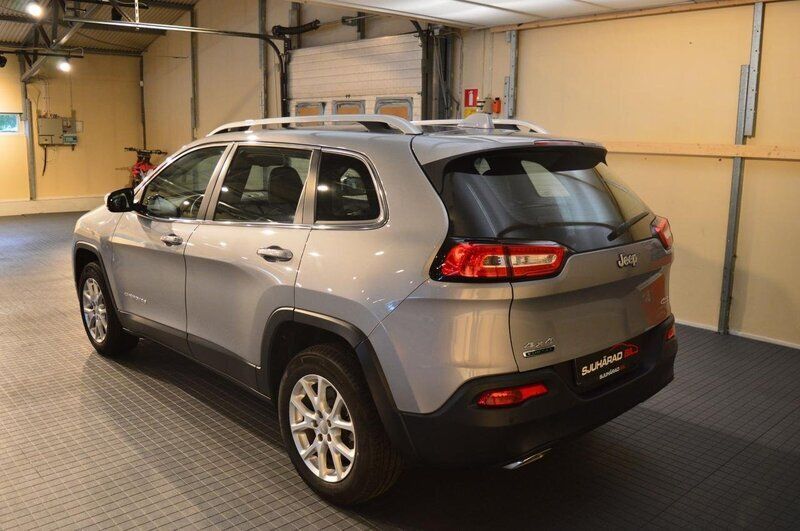 Begagnad Jeep Cherokee 185 HK (136 kW) 2015 Grå SUV