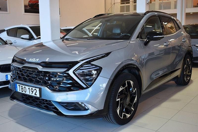 Grå Begagnad 2022 Kia Sportage 3 SUV | 389 000 kr (Marknadspris) - Bild 1/4