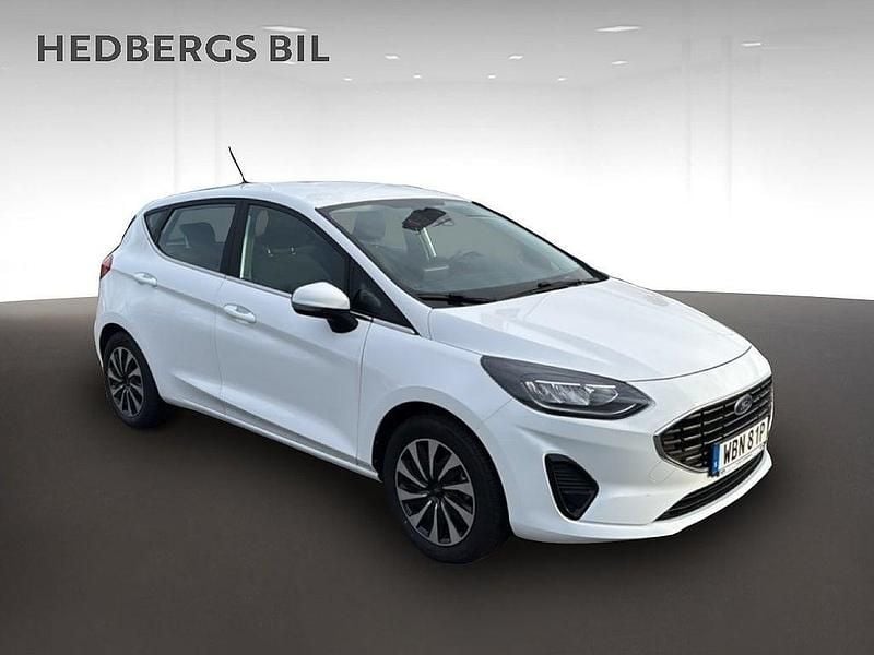 Begagnad Ford Fiesta Titanium 125 HK (91 kW) 2022 Vit Halvkombi