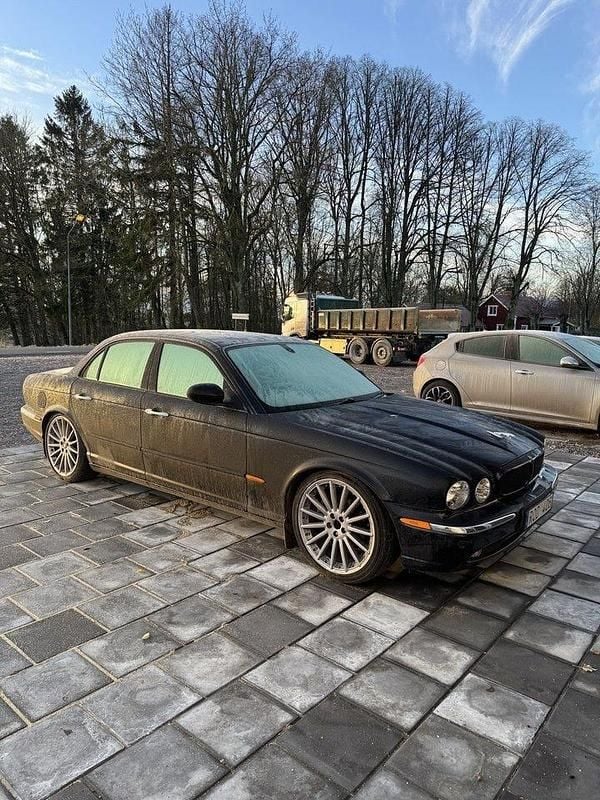 Svart Begagnad 2004 Jaguar XJ Sedan | 69 000 kr - Bild 1/1