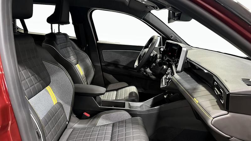 Ny Renault 4 E-Tech 11 kW (15 HK) 2026 Röd SUV