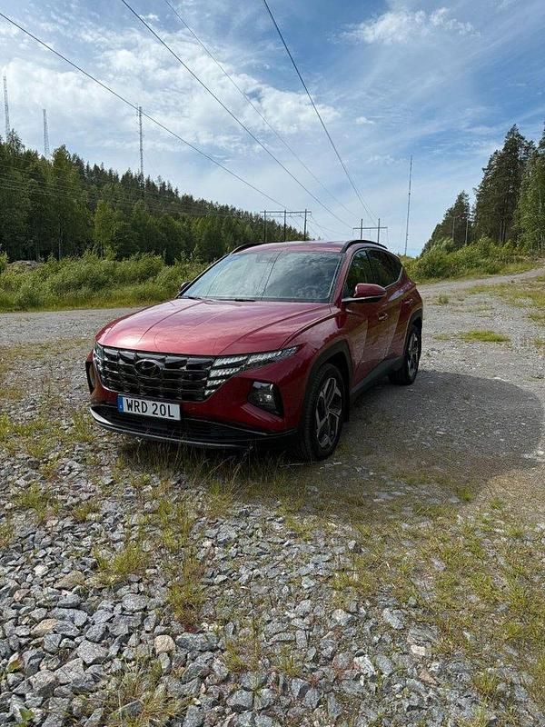 Röd Begagnad 2023 Hyundai Tucson Advanced SUV | 414 500 kr (Lite dyr) - Bild 1/4
