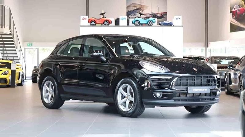 Svart Begagnad 2017 Porsche Macan SUV | 319 000 kr - Bild 1/1