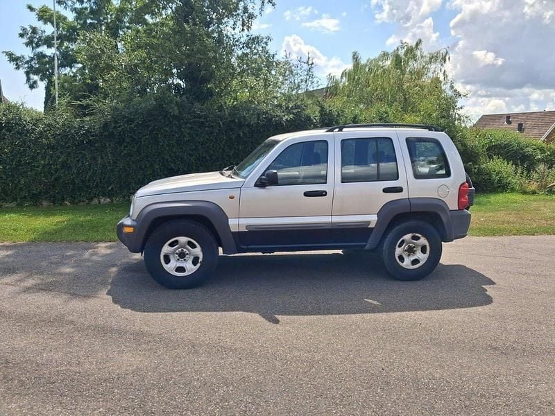 Begagnad 2003 Jeep Cherokee SUV | 54 500 kr - Bild 1/3