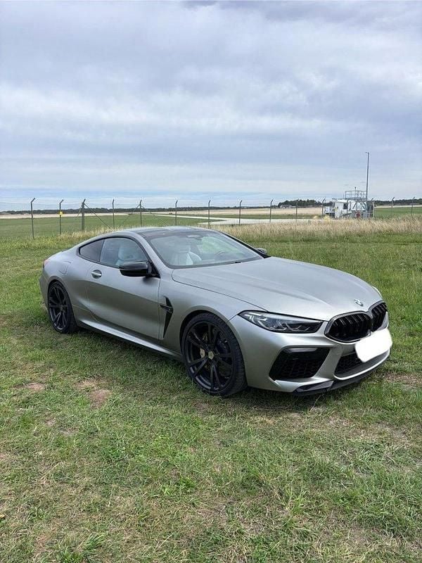 Begagnad 2019 BMW M8 Sportkupé | 929 000 kr - Bild 1/4