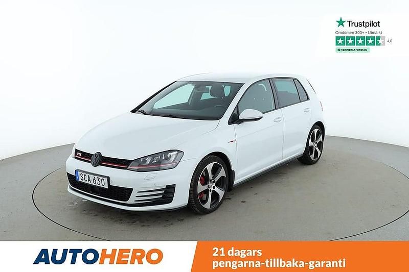 Vit Begagnad 2016 VW Golf VII GTI Halvkombi | 194 000 kr (Lite dyr) - Bild 1/4