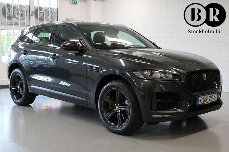 Grå Begagnad 2018 Jaguar F-Pace R-Sport SUV | 269 900 kr (Marknadspris) - Bild 1/4