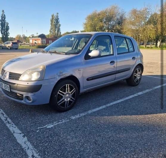 Begagnad 2005 Renault Clio R.S. Halvkombi | 12 500 kr (Marknadspris) - Bild 1/3