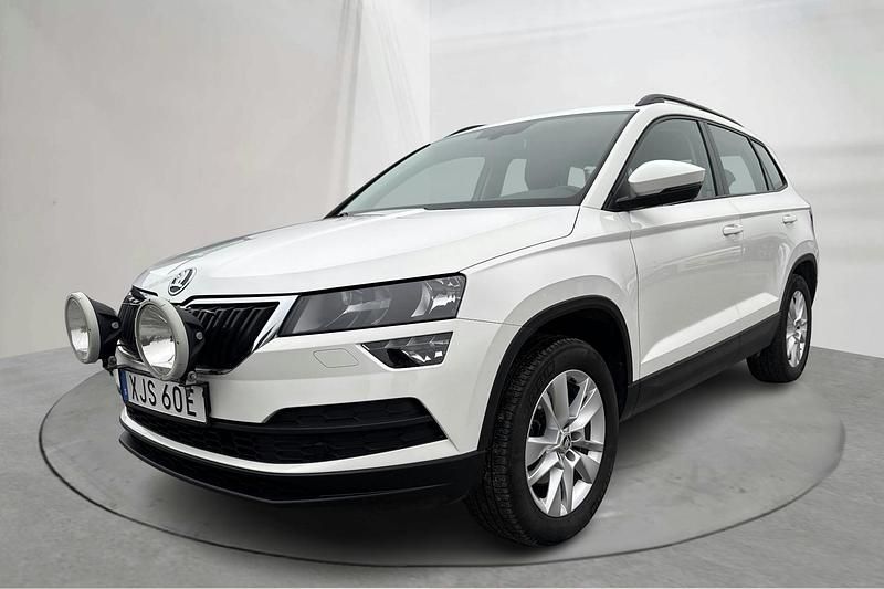 Vit Begagnad 2020 Skoda Karoq SUV | 199 000 kr - Bild 1/4