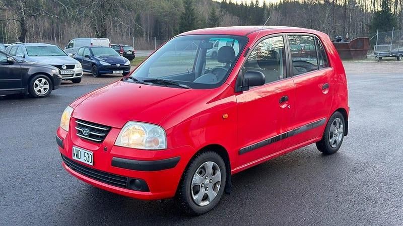 Röd Begagnad 2005 Hyundai Atos Prime Halvkombi | 24 900 kr (Marknadspris) - Bild 1/4