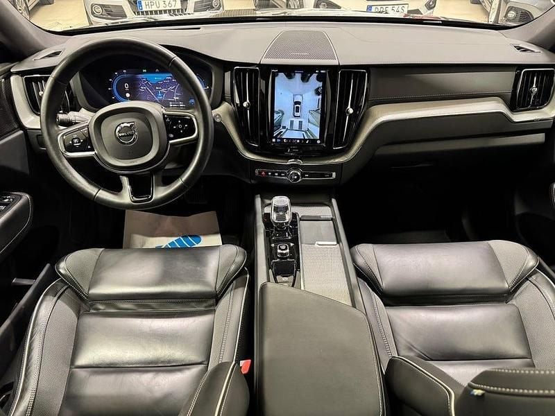 Begagnad Volvo XC60 R-Design 456 HK (335 kW) 2023 Svartmetallick SUV
