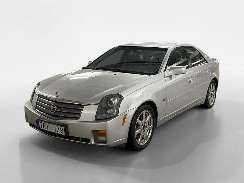 Silver Begagnad 2003 Cadillac CTS Sedan | 24 900 kr (Bra pris) - Bild 1/4