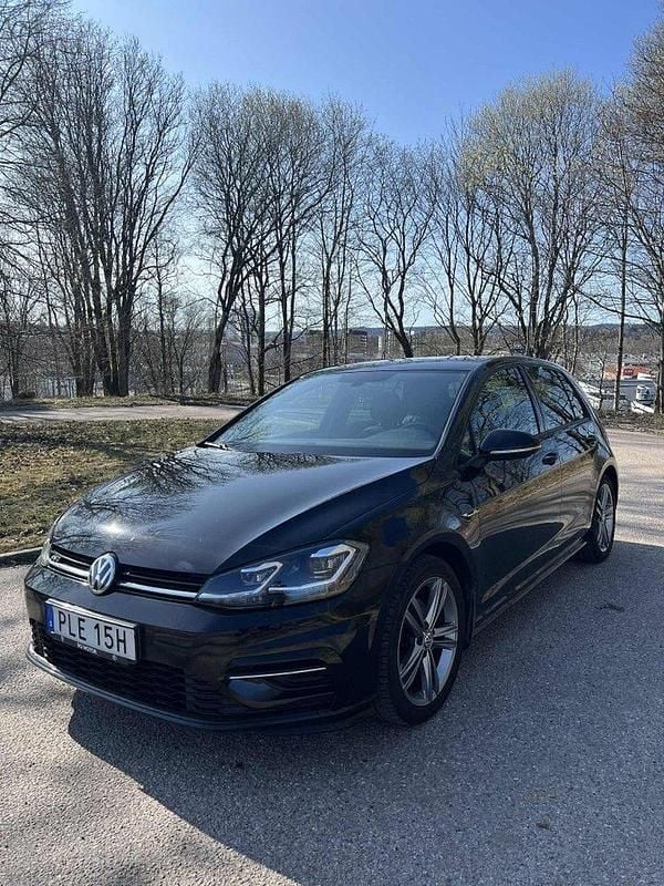 Svart Begagnad 2020 VW Golf VII GT Halvkombi | 213 000 kr (Marknadspris) - Bild 1/4