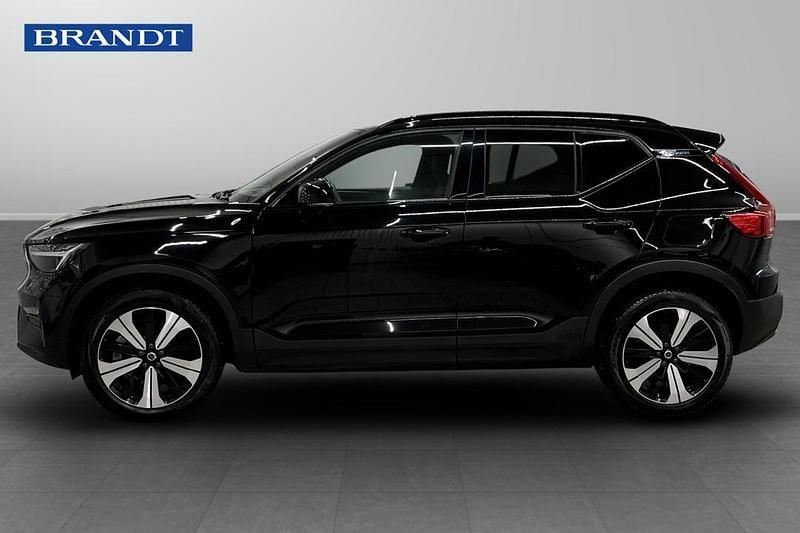 Begagnad Volvo XC40 Single Motor 175 kW (238 HK) 2023 Svart SUV