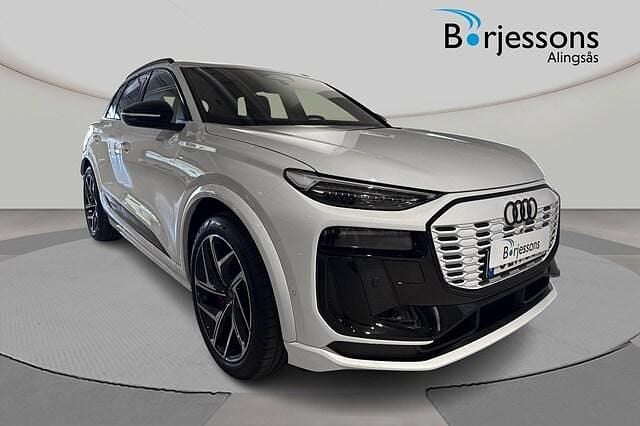 Begagnad Audi Q6 e-tron S-Line 185 kW (252 HK) 2025 Glaciärvit metallic SUV