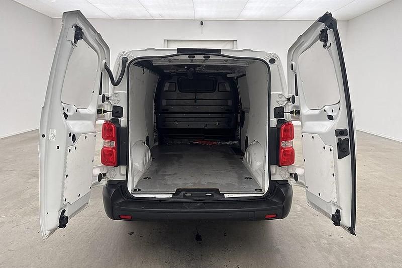 Vit Begagnad 2017 Citroën Jumpy Minibuss | 179 900 kr - Bild 1/2